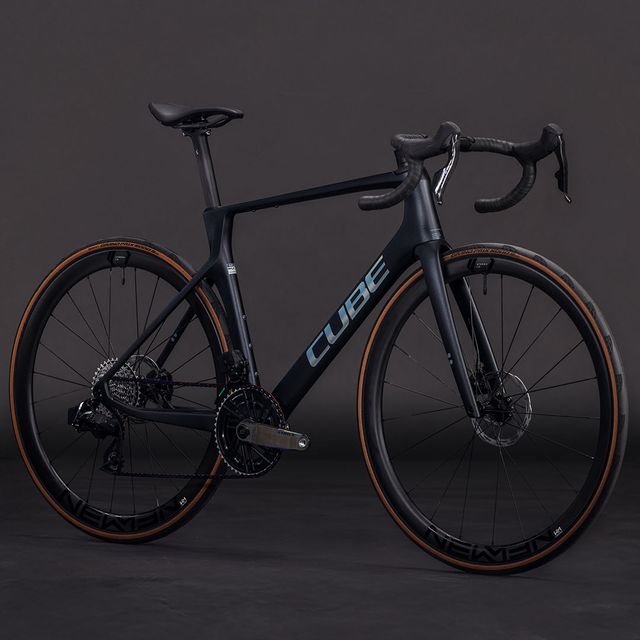 CUBE Agree C:62 SLX maantiepyörä